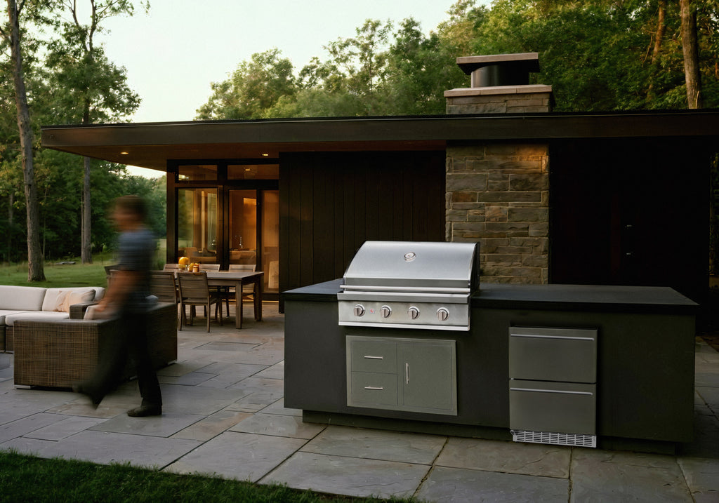 Summerset Sizzler 40-Inch 5-Burner Freestanding Gas Grill