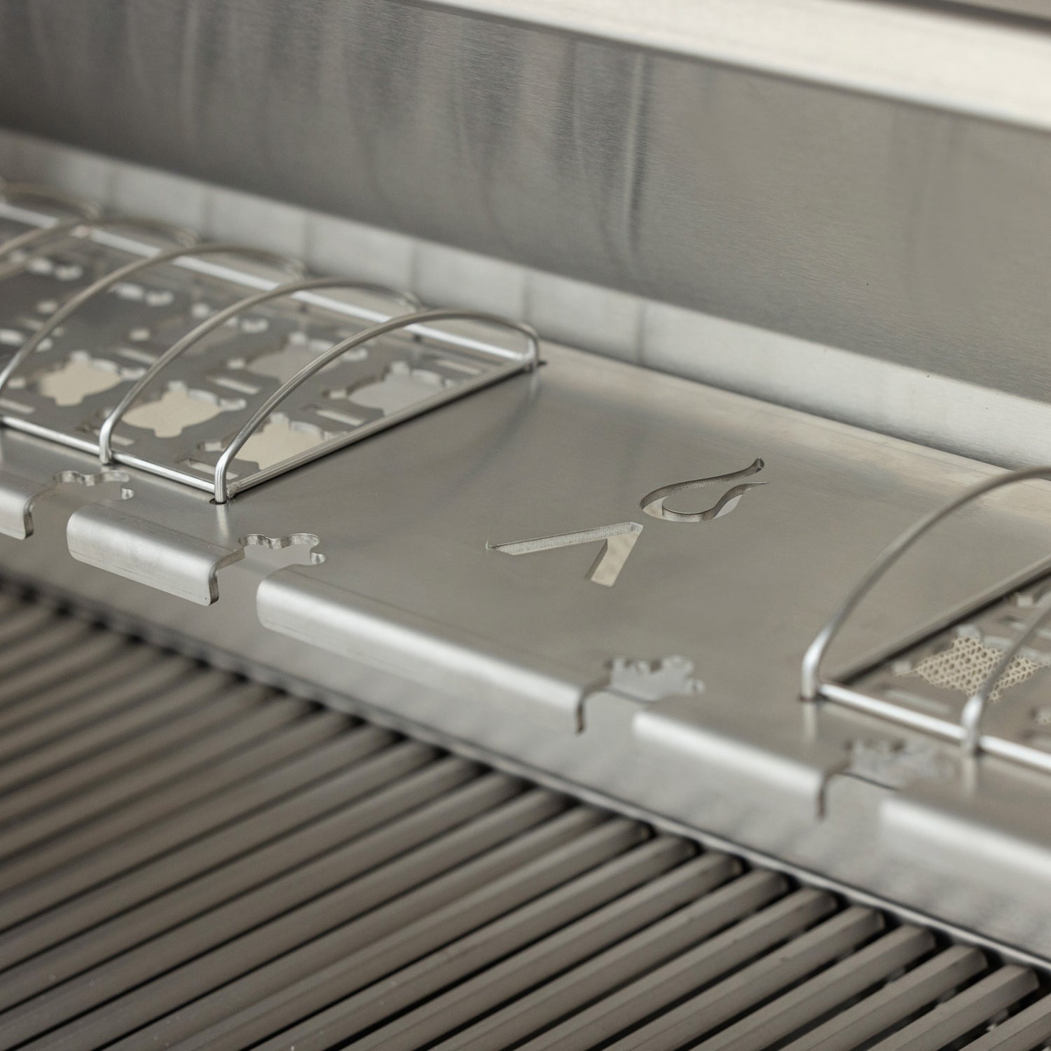 Blaze LTE PRO 32-in 4-Burner Built-In Grill w/ Digital Temperature Screen & Rotisserie