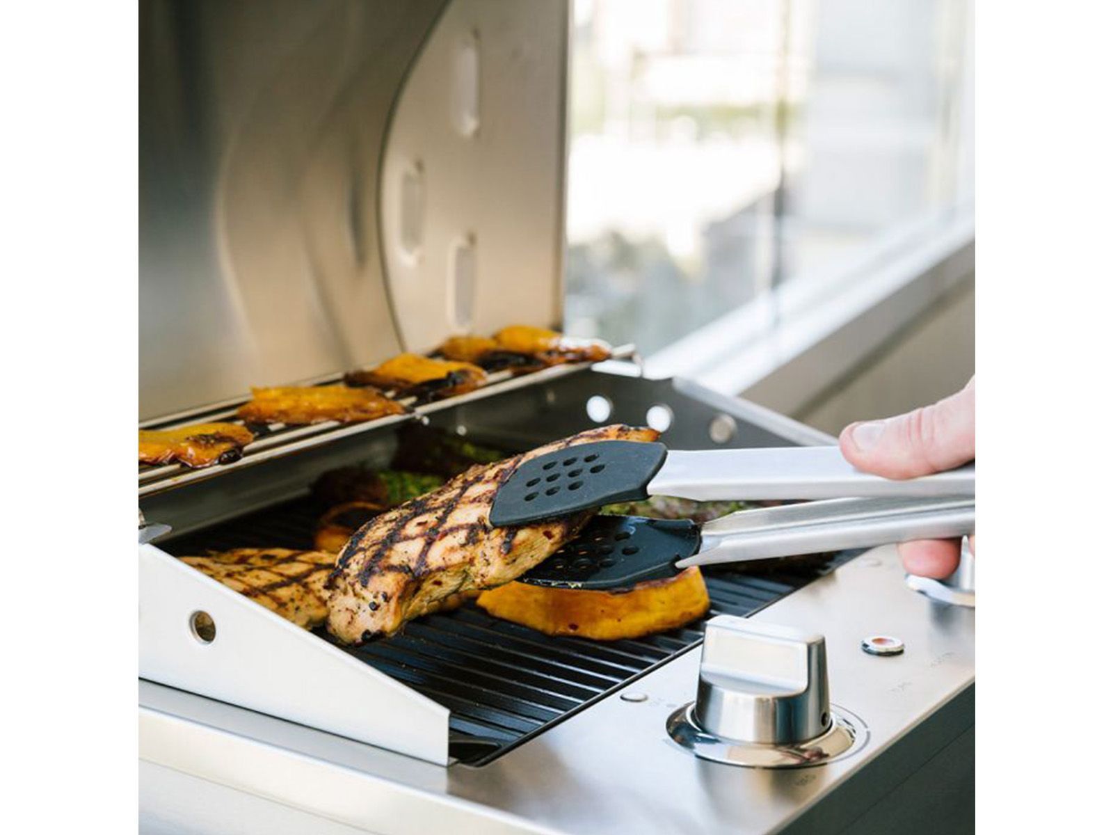 coyote 18-inch portable 1300 watt electric grill
