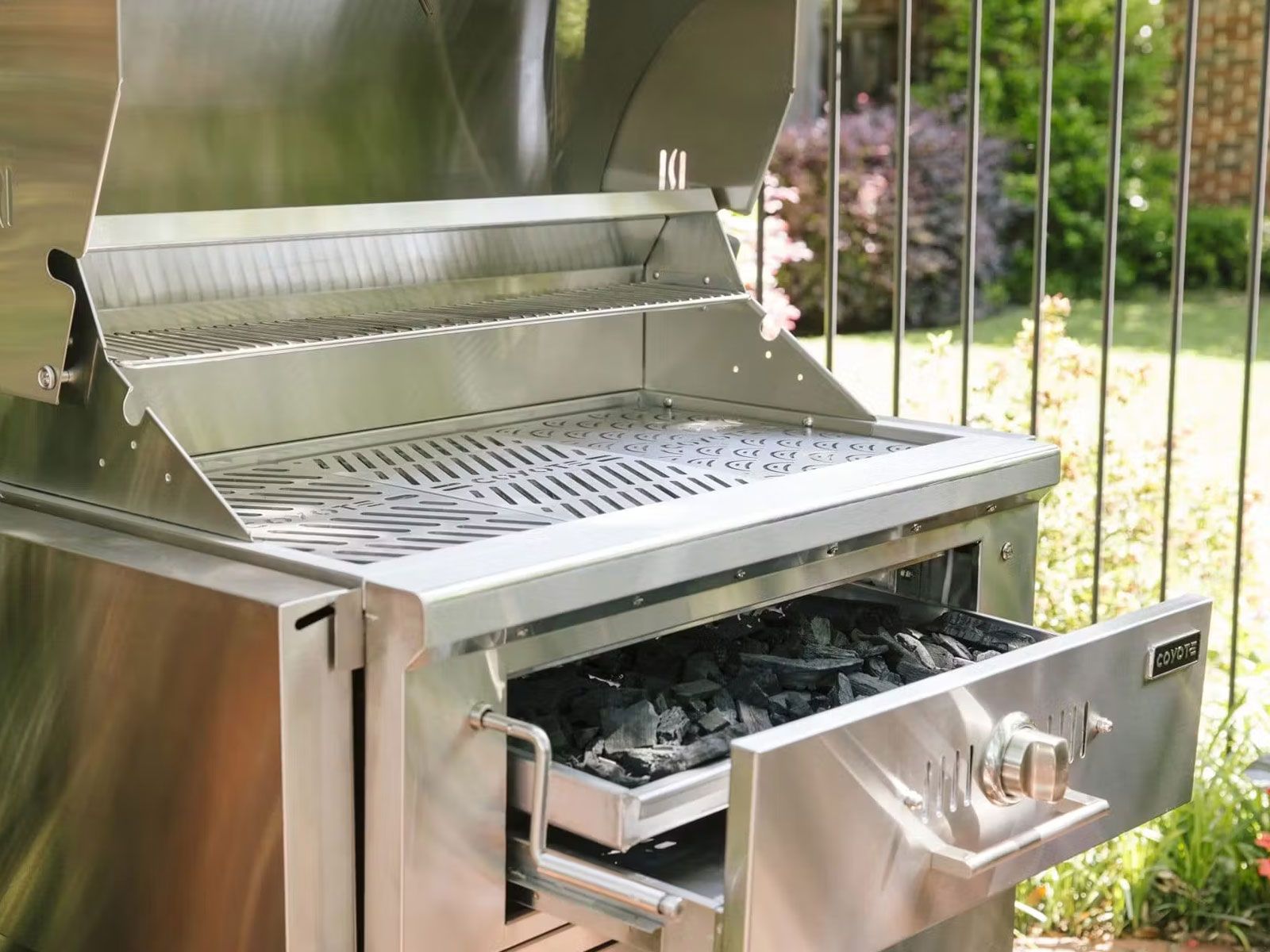 coyote 36-inch built-in stainless steel charcoal grill