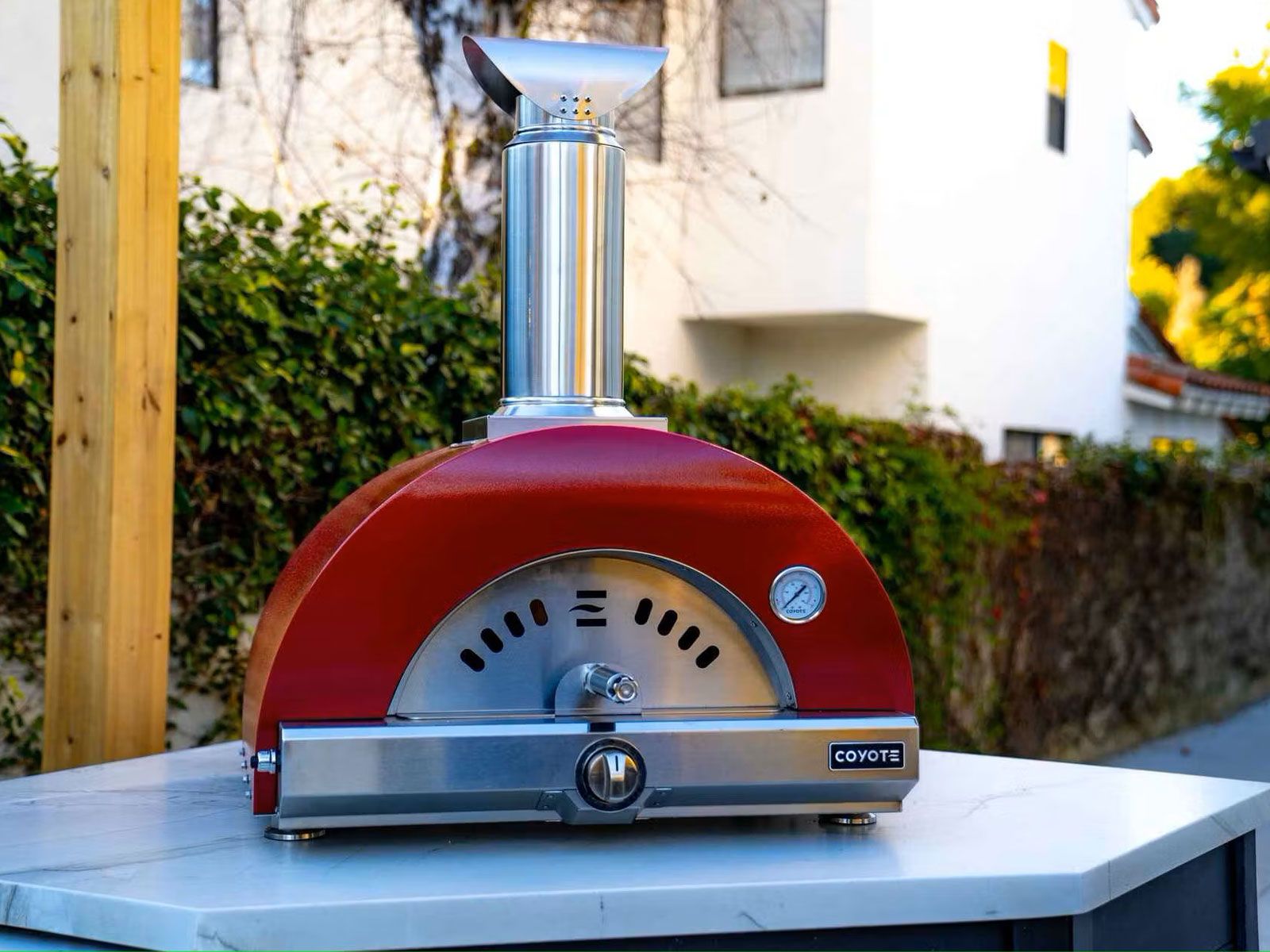 coyote 30-inch hybrid multi-fuel outdoor pizza oven - red