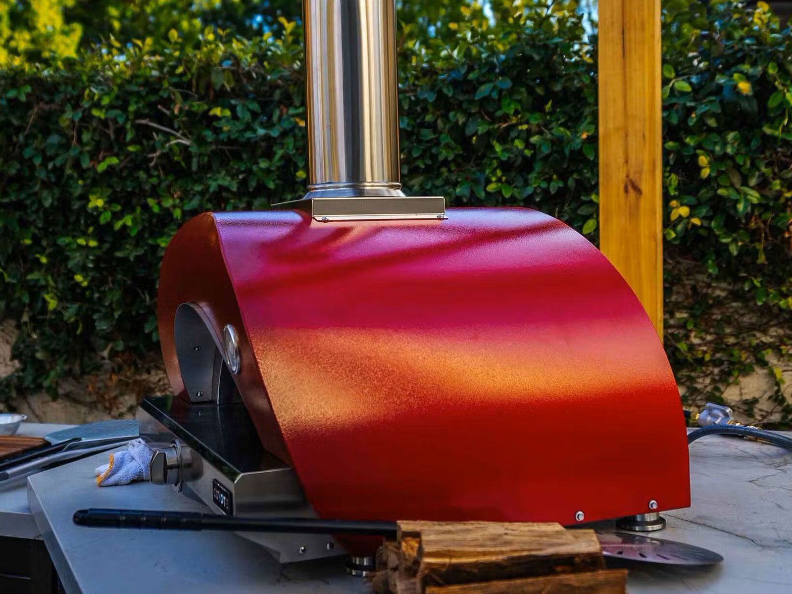 coyote 30-inch hybrid multi-fuel outdoor pizza oven - red