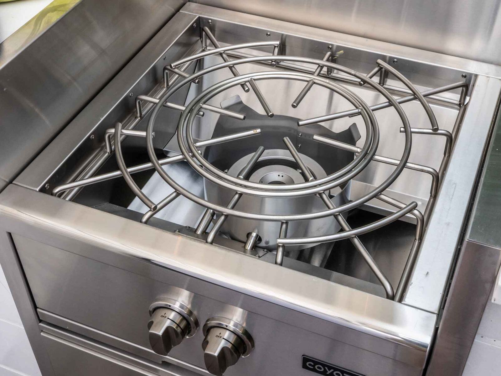 coyote 24-inch built-in gas power burner