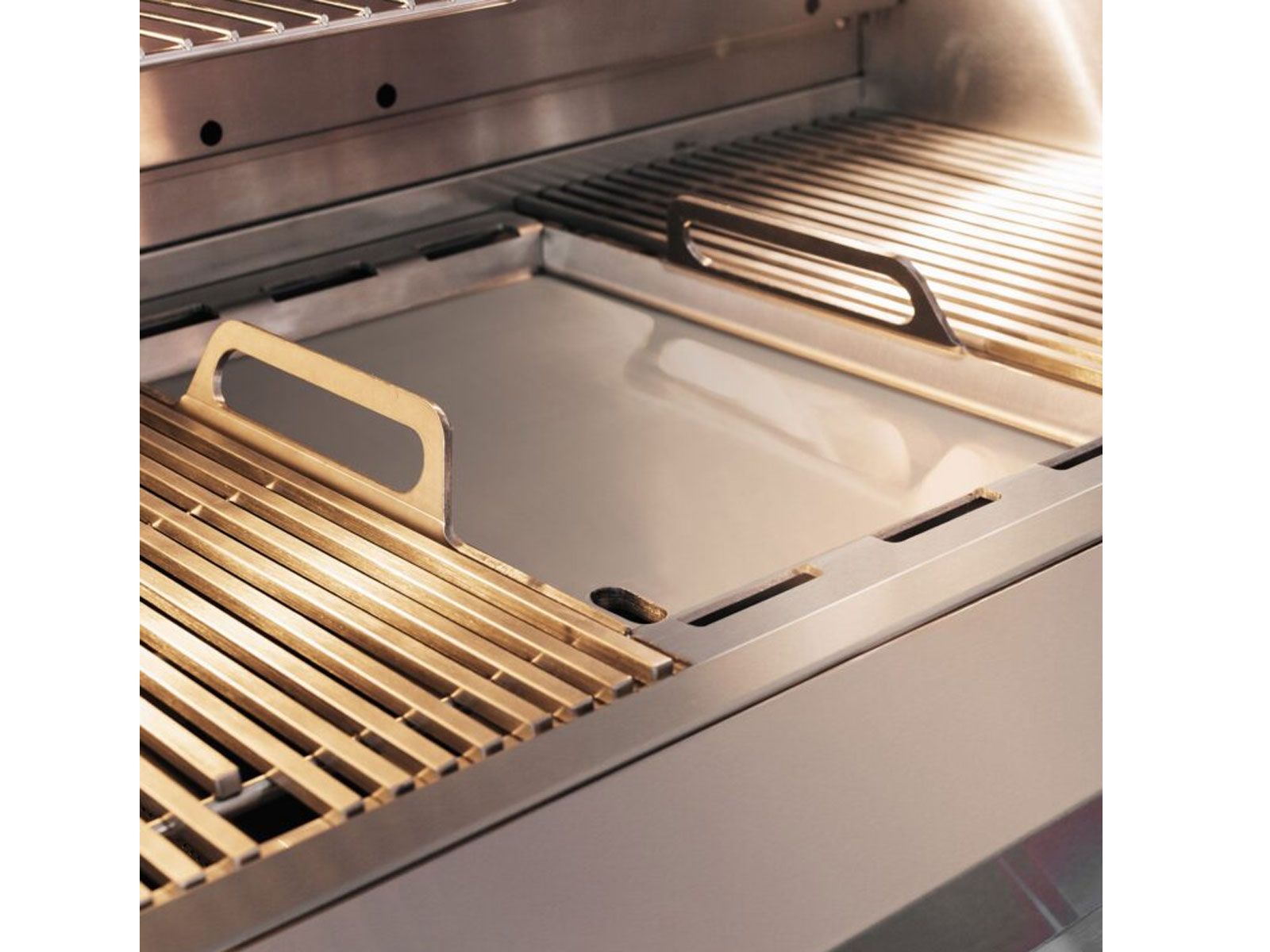 Summerset Quest 36-Inch 3-Burner Freestanding Gas Grill with Rear Infrared Burner, Rotisserie Kit & Drop-In Griddle Plate