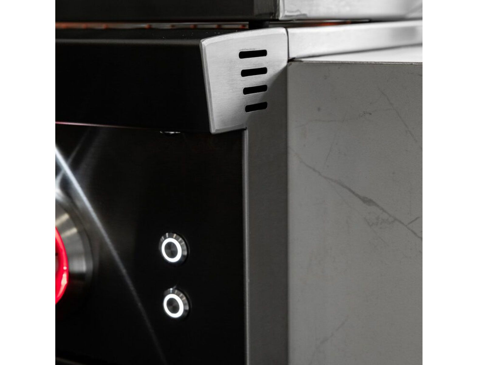 Summerset Sizzler Pro 40-Inch 5-Burner Built-In Gas Grill With Rear Infrared Burner